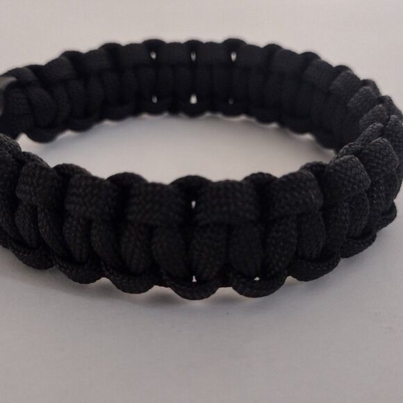 Handmade CobraStitch Paracord bracelet black buckles. Unisex - Picture 11 of 15